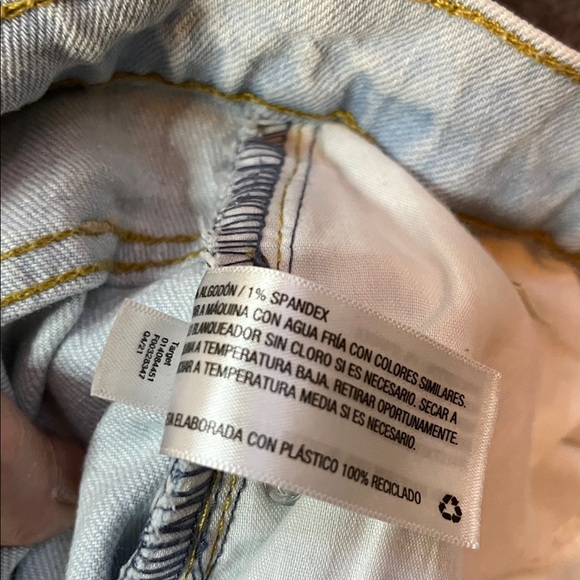 Universal Thread Light Blue Cropped Jeans - Picture 6 of 13